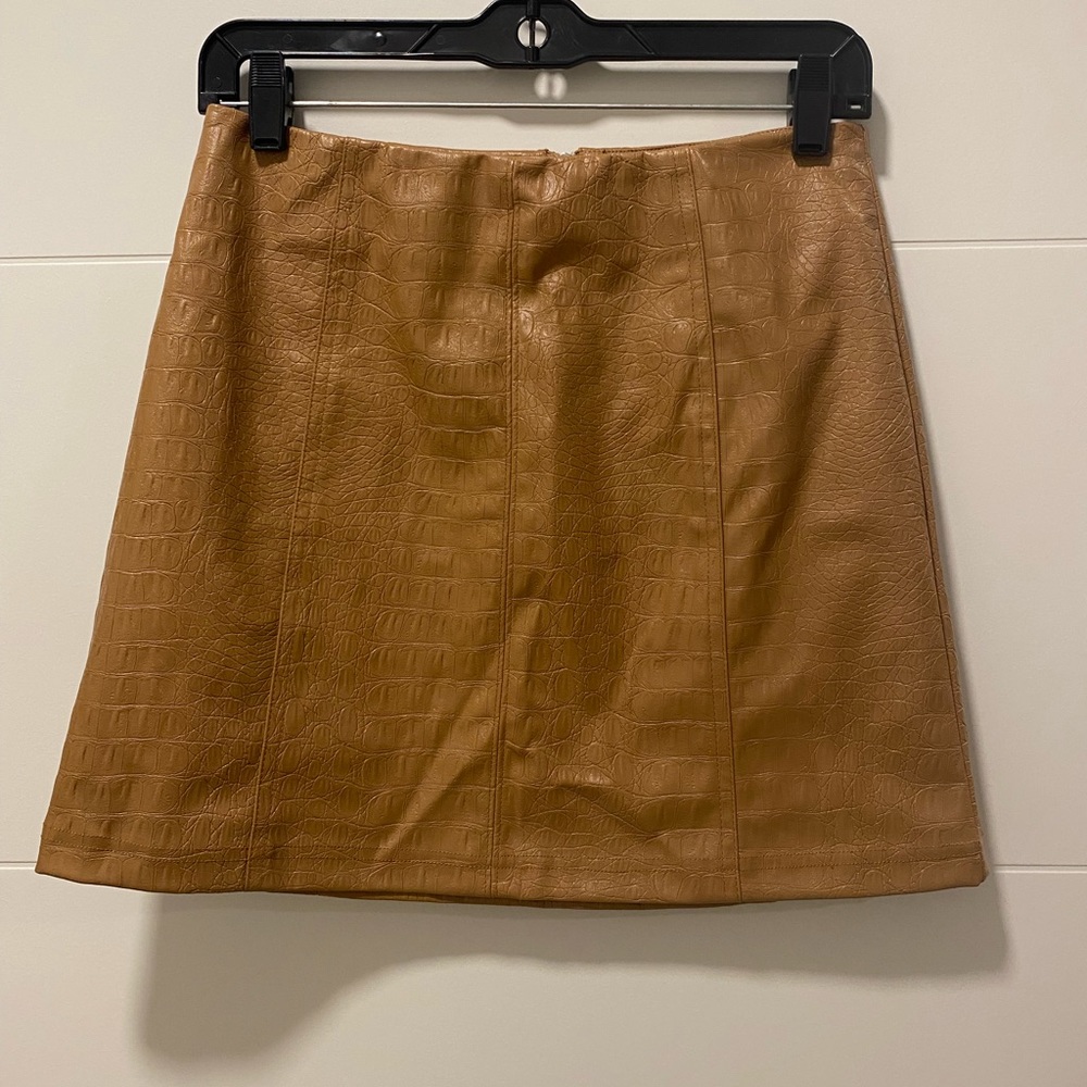 Versona faux leather with snakeprint. Brand new with tags, never worn.